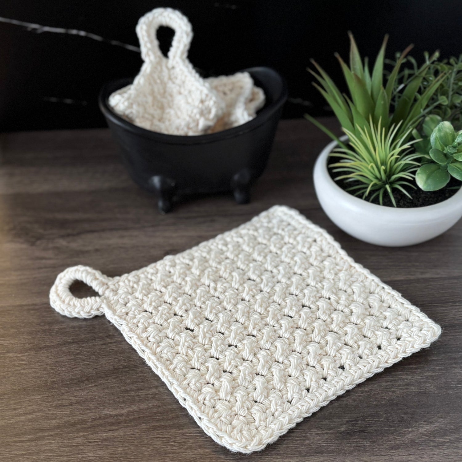 100% Cotton Crocheted Wash Cloth - Reusable and Eco-Friendly
