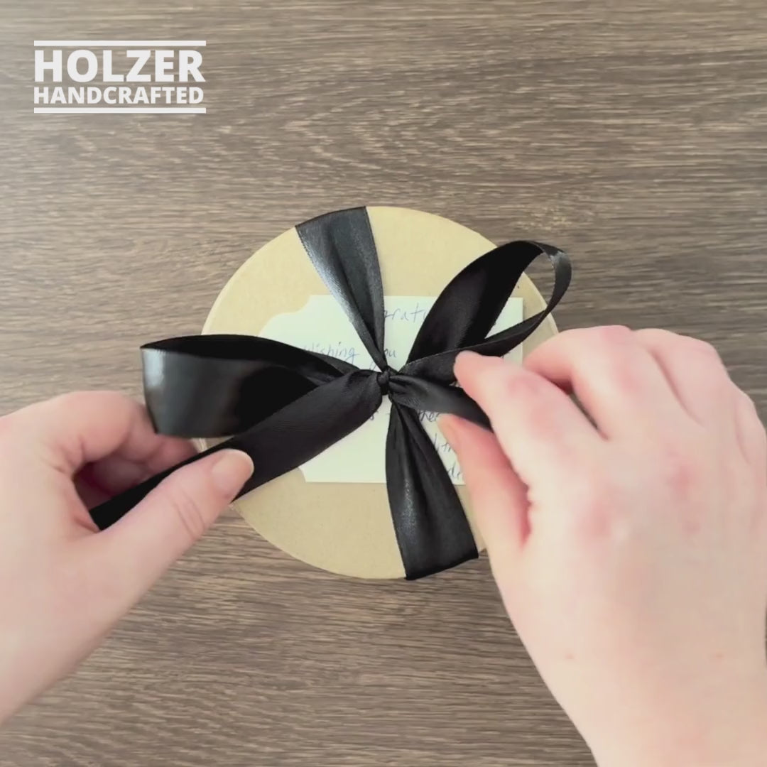 Load video: personalize your candle